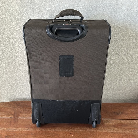 Perry Ellis Suitcase - Picture 2 of 3
